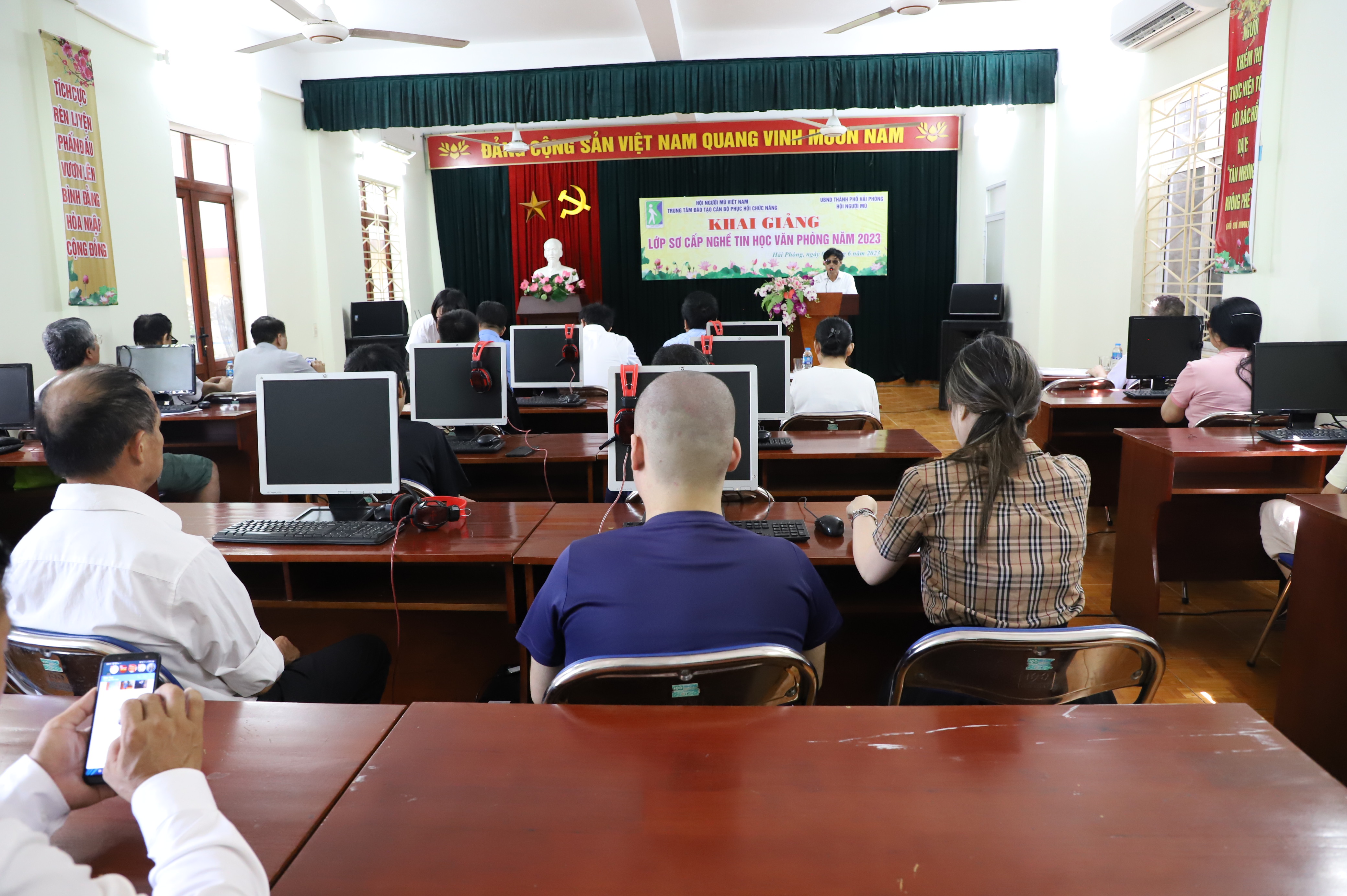Khai giảng lớp tin học văn phòng tại thành phố Hải Phòng